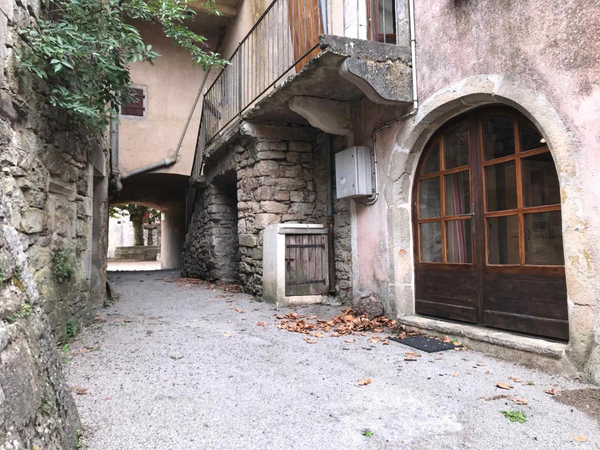 Maison De Village Au Coeur Des Remparts Sainte-Eulalie-de-Cernon Buitenkant foto
